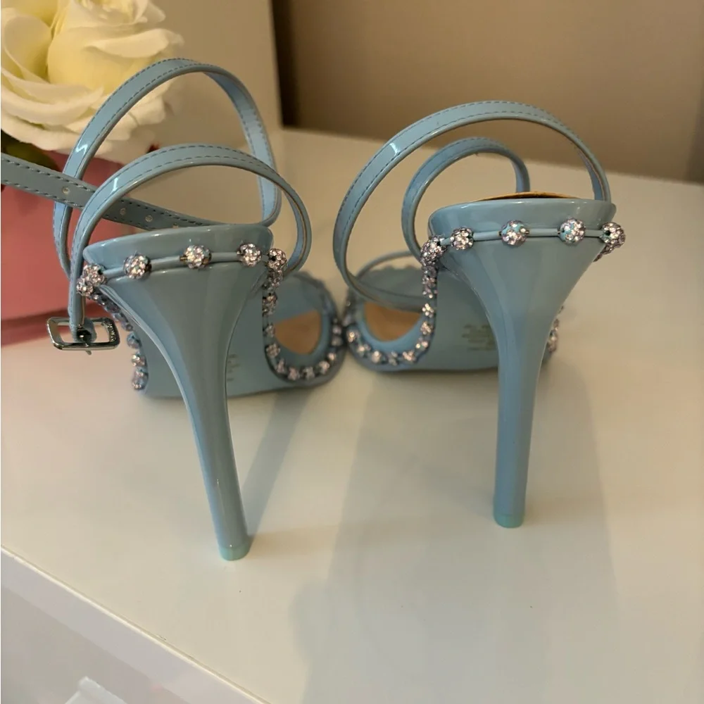 Heels - Picture 2 of 4